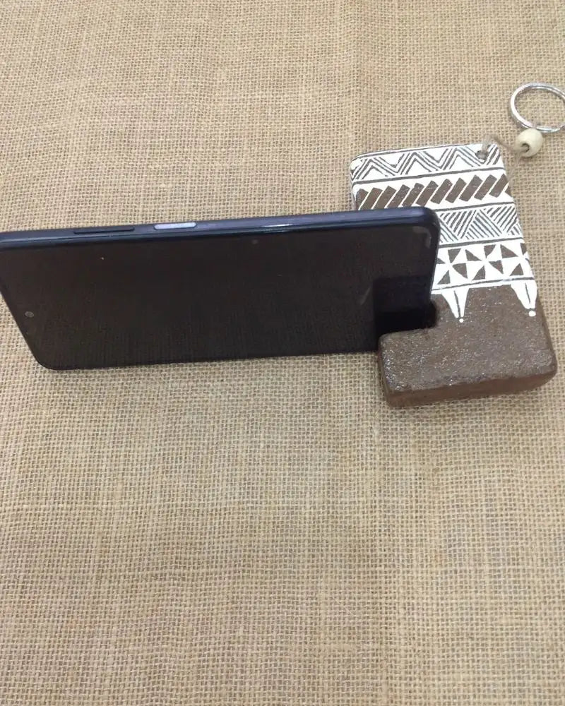 Cow-dung Mobile Stand